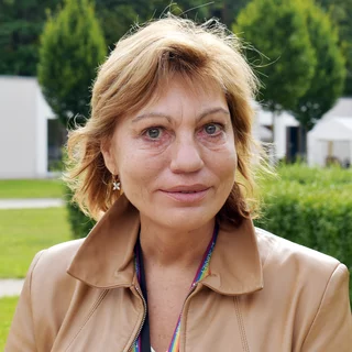 Porträtfoto von Annette Sterr